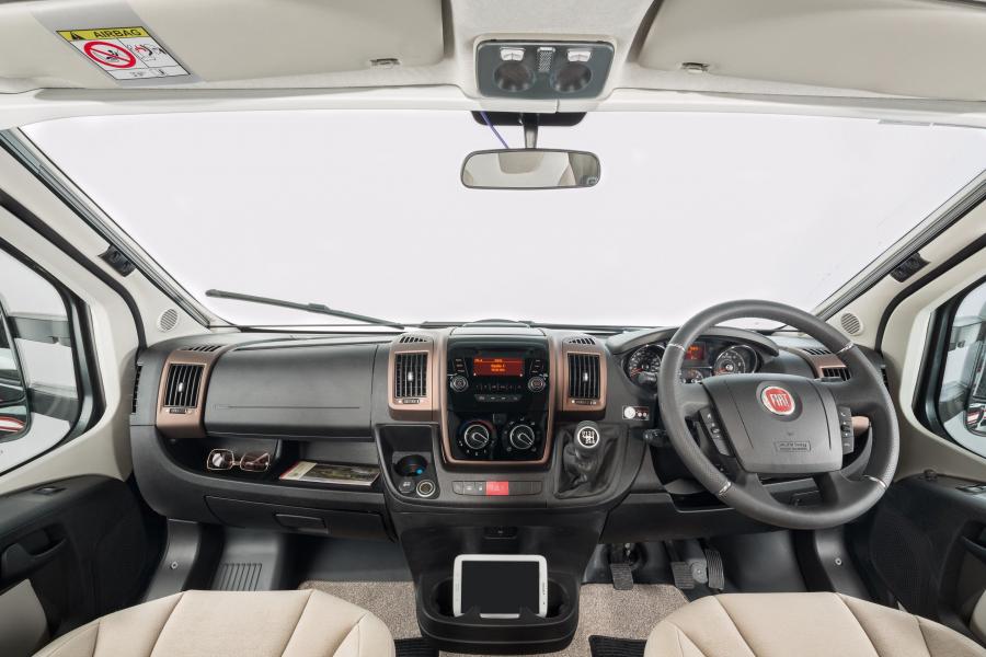 Торпедо Swift Motorhomes Kon-tiki 635 2015 года  (фото 2 из 10)